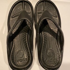 Croc flip flops black